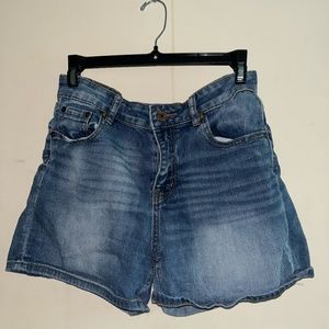 DENIM SHORTS
